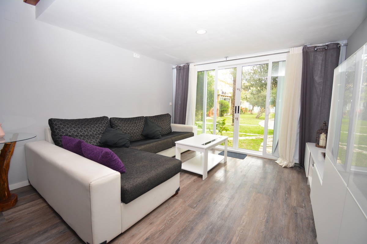 Bonito adosado dúplex  en venta, en zona La Pedrera.
