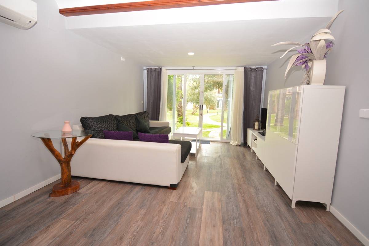 Bonito adosado dúplex  en venta, en zona La Pedrera.