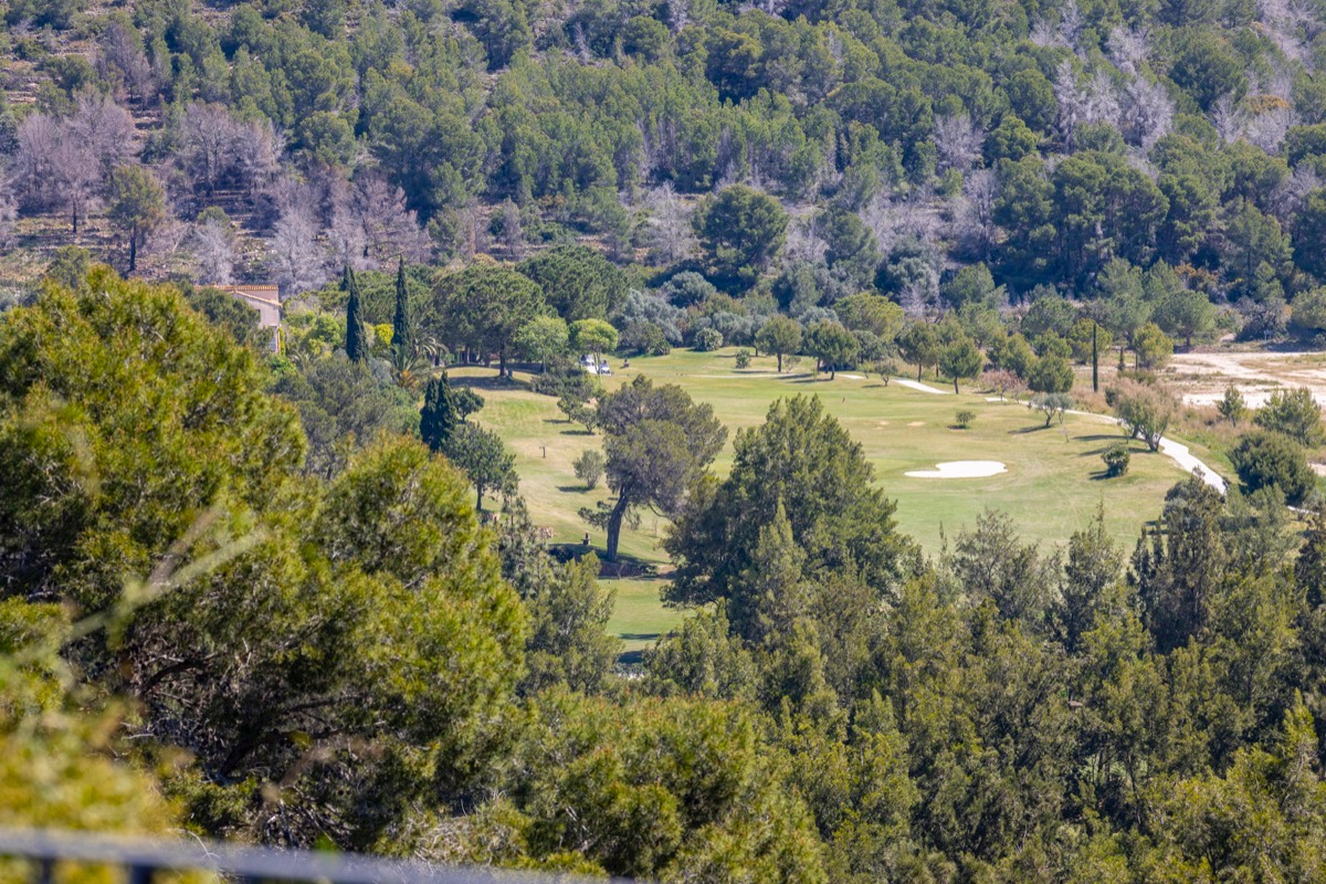 VILLA CON MUCHO ENCANTO EN VENTA EN LA SELLA CON PRECIOSAS VISTAS 