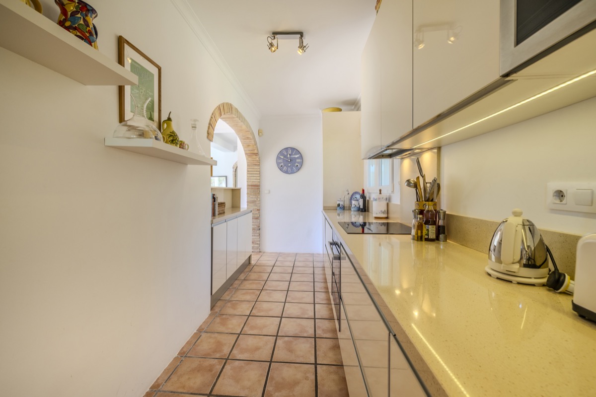 VILLA CON MUCHO ENCANTO EN VENTA EN LA SELLA CON PRECIOSAS VISTAS 