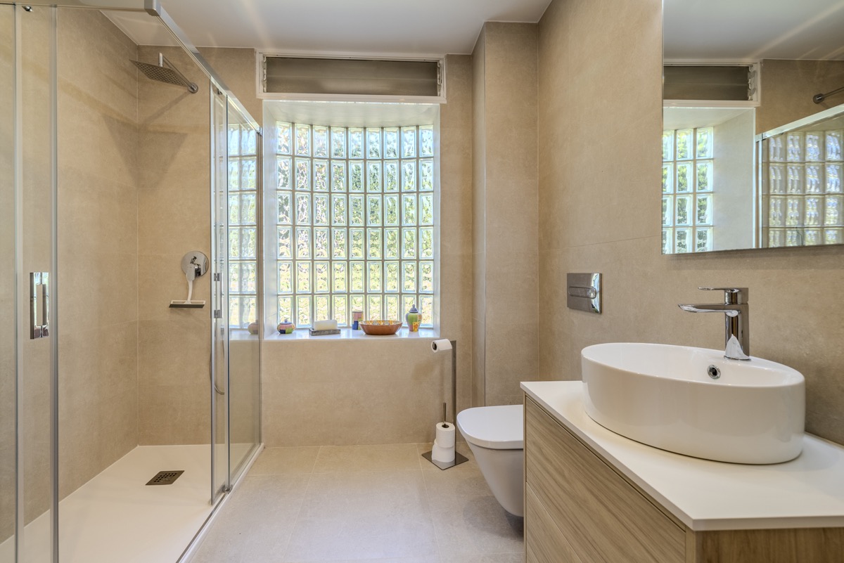VILLA CON MUCHO ENCANTO EN VENTA EN LA SELLA CON PRECIOSAS VISTAS 
