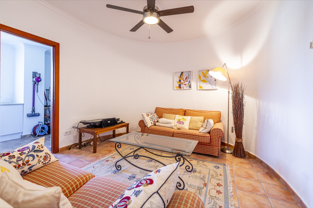 VILLA CON MUCHO ENCANTO EN VENTA EN LA SELLA CON PRECIOSAS VISTAS 