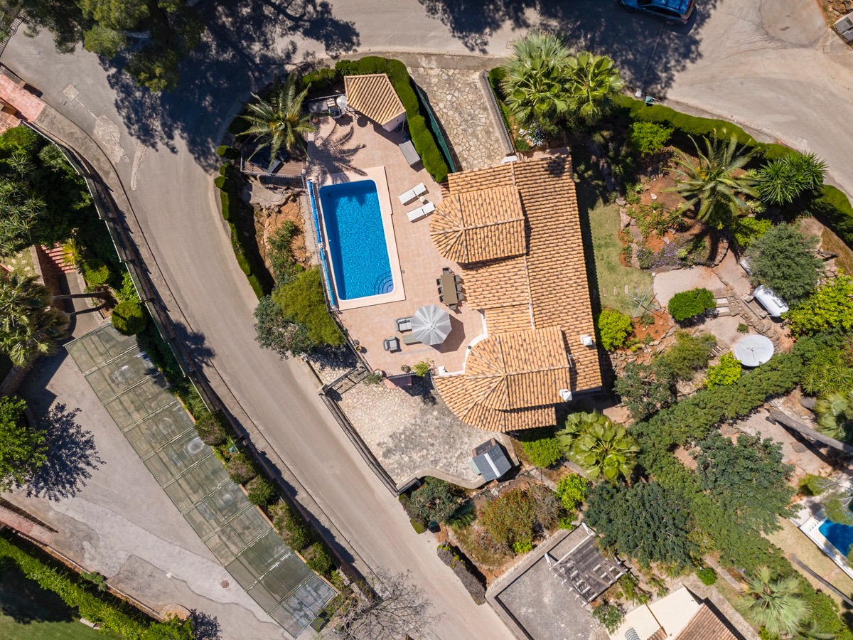 VILLA CON MUCHO ENCANTO EN VENTA EN LA SELLA CON PRECIOSAS VISTAS 