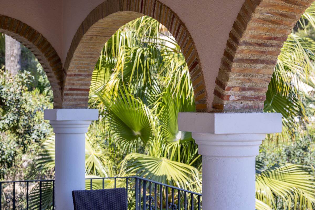 VILLA CON MUCHO ENCANTO EN VENTA EN LA SELLA CON PRECIOSAS VISTAS 