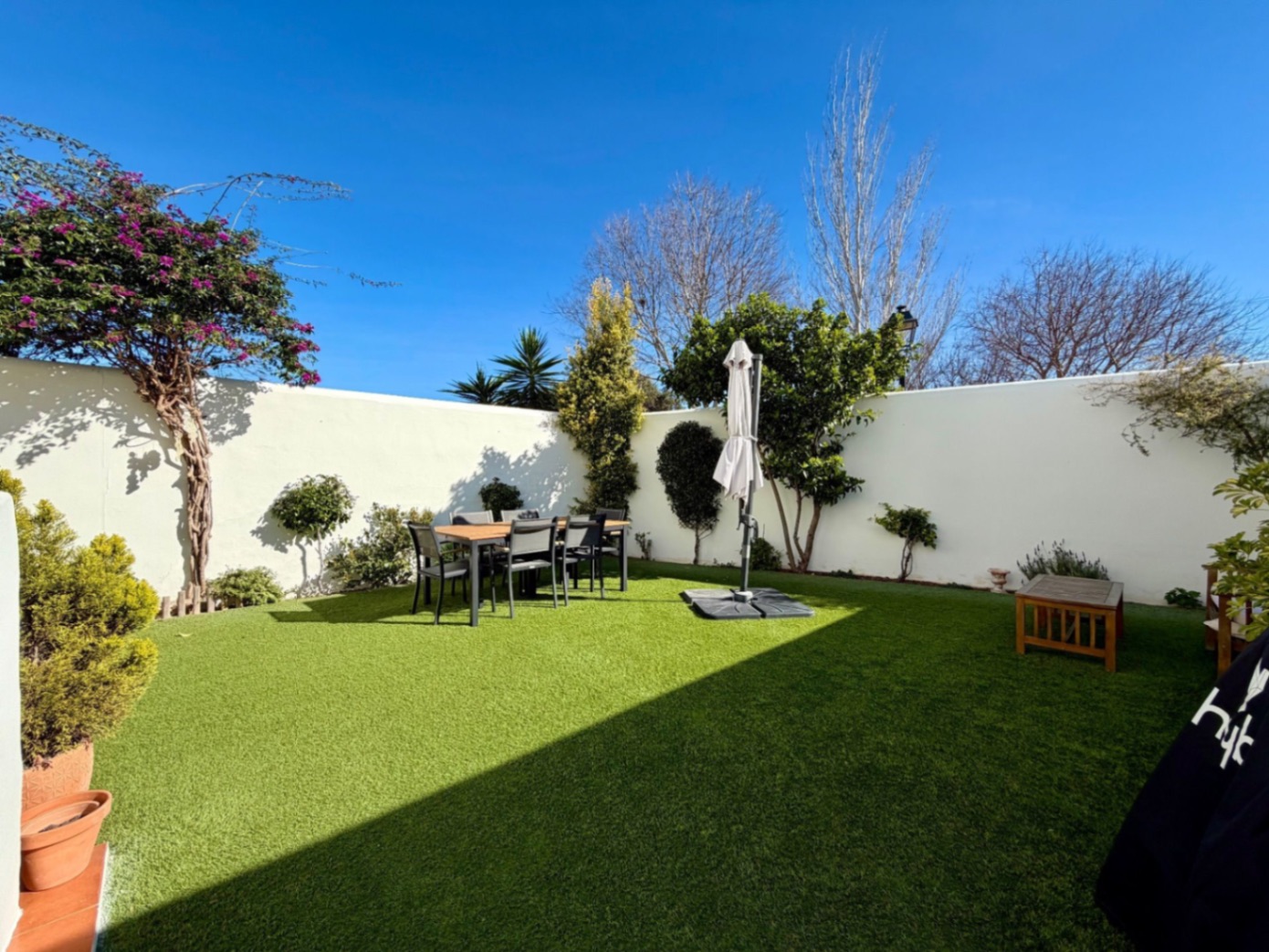 Bonita Casa Adosada en venta.
