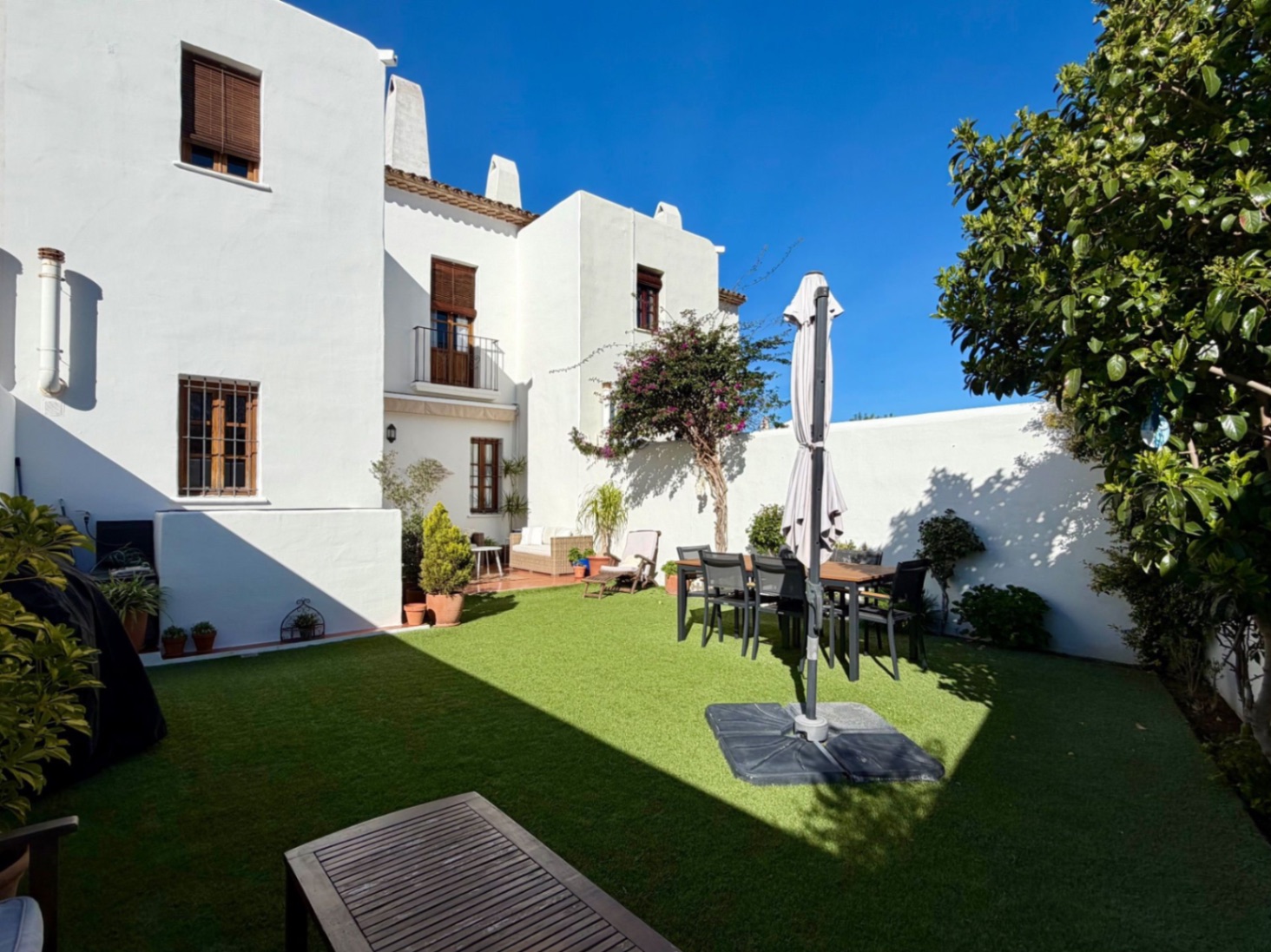 Bonita Casa Adosada en venta.