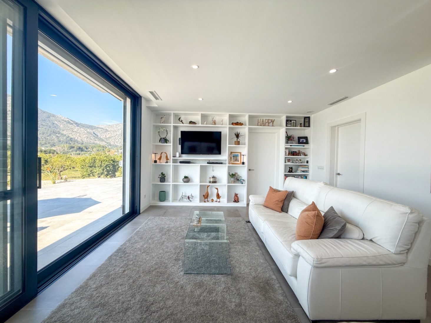 Villa moderna en venta  en Tormos