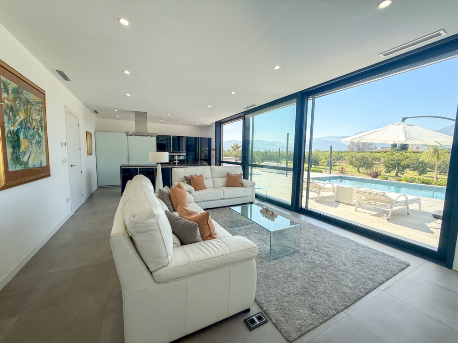 Villa moderna en venta  en Tormos