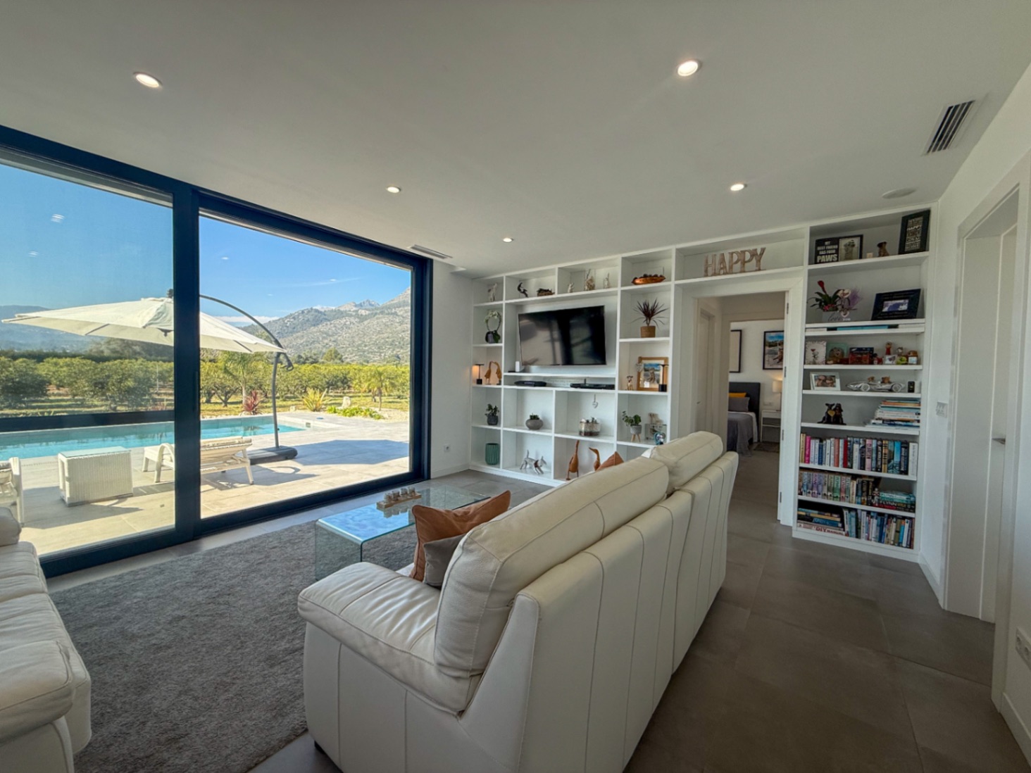 Villa moderna en venta  en Tormos