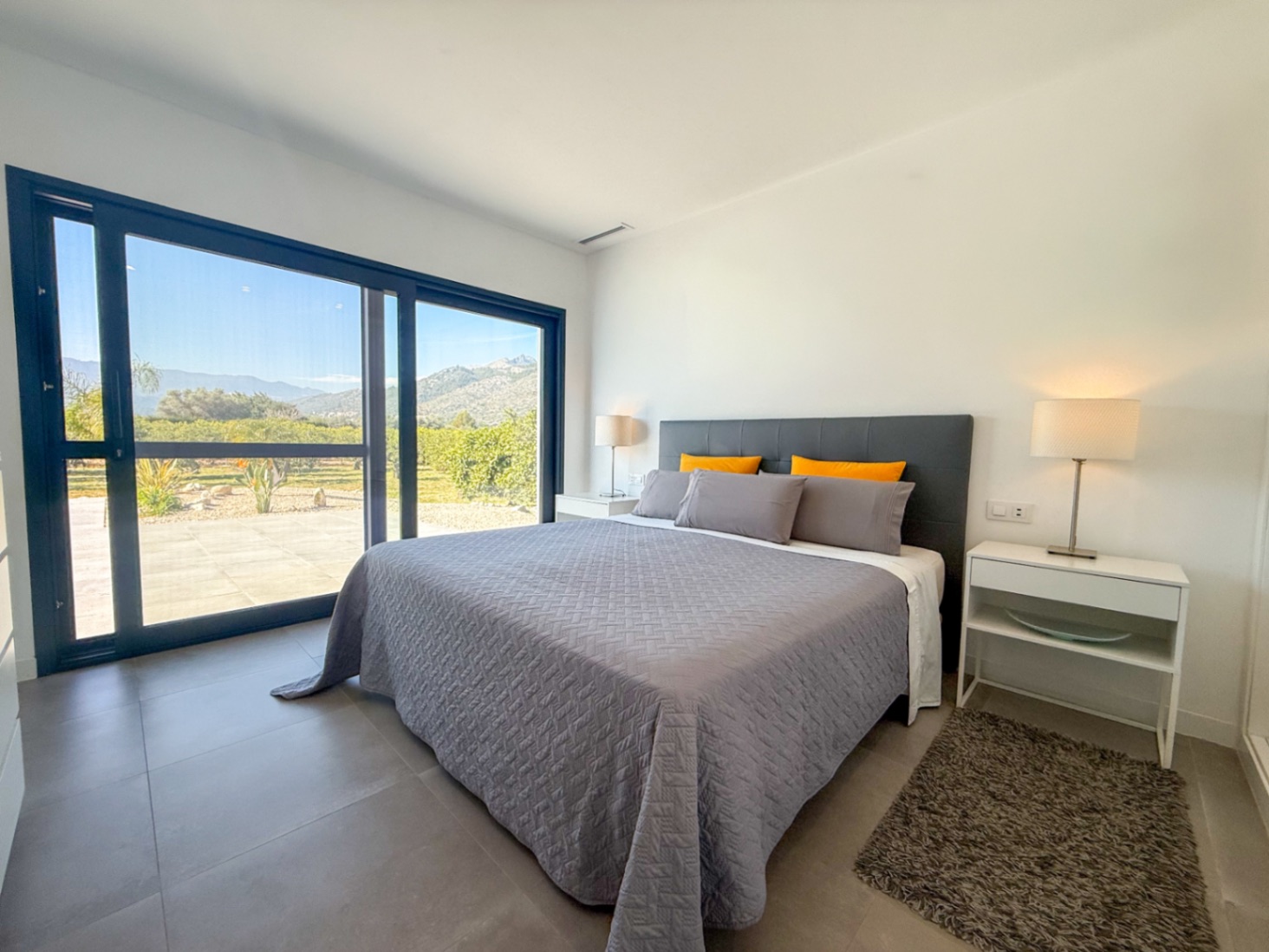 Villa moderna en venta  en Tormos