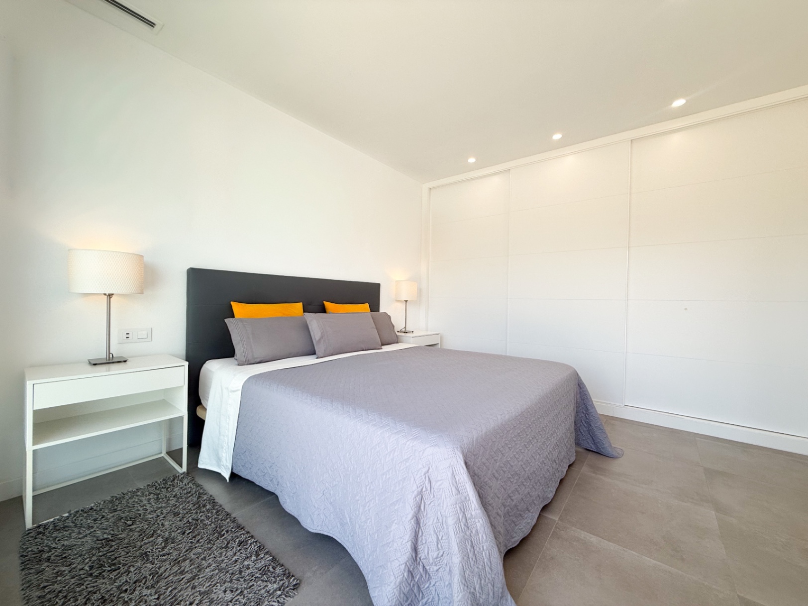Villa moderna en venta  en Tormos