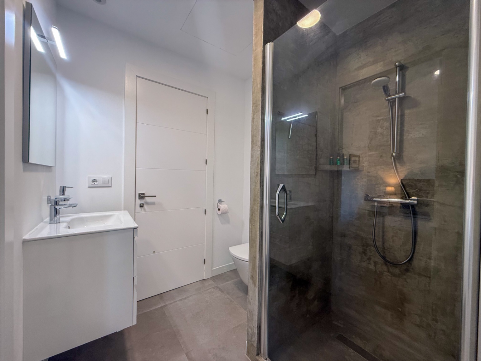 Villa moderna en venta  en Tormos