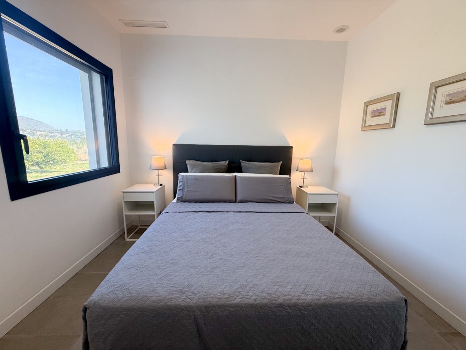 Villa moderna en venta  en Tormos