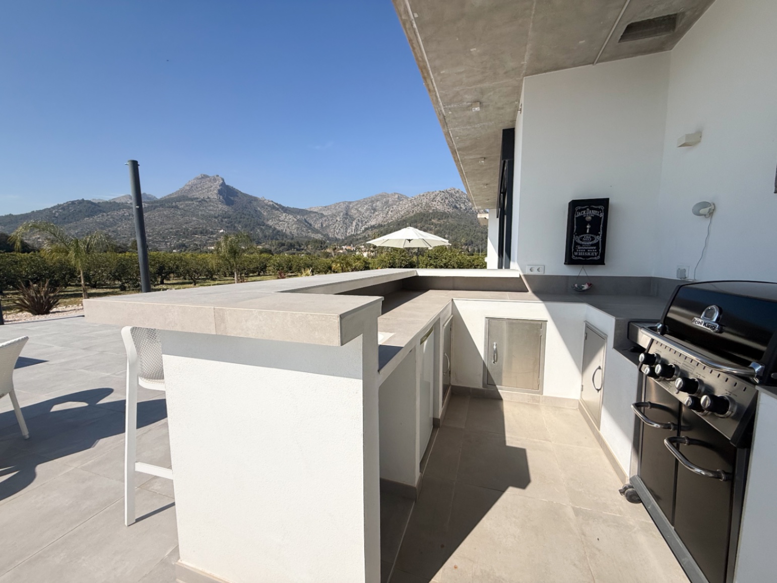 Villa moderna en venta  en Tormos