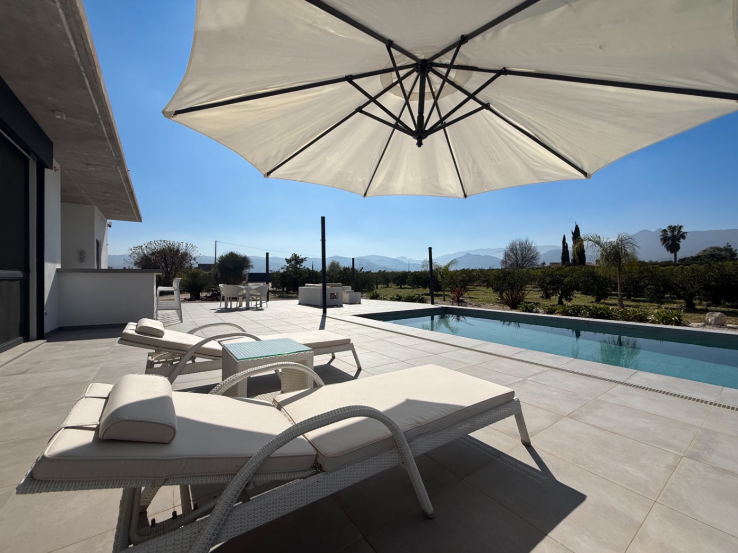 Villa moderna en venta  en Tormos
