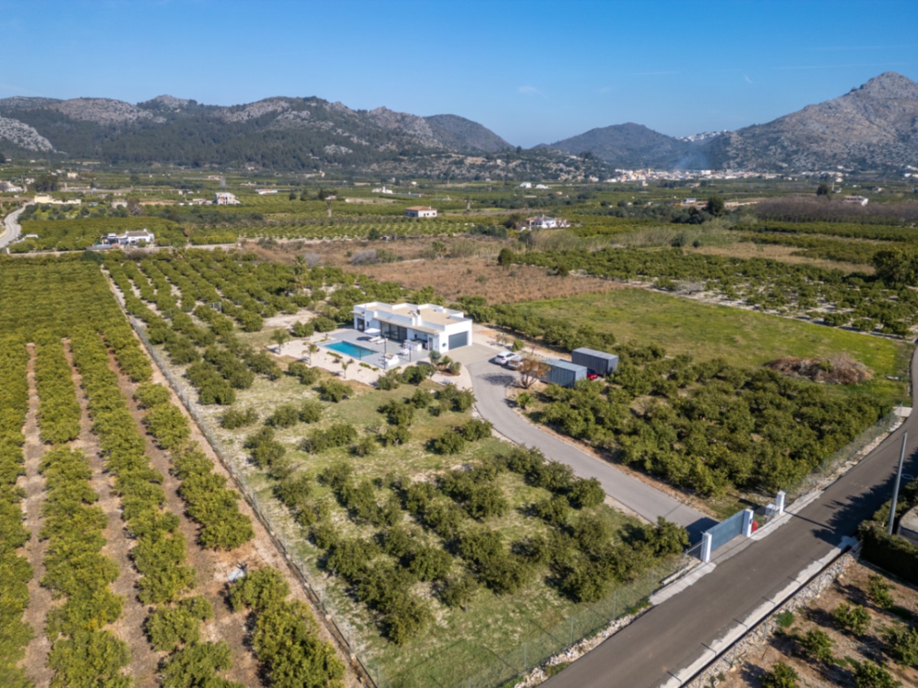 Villa moderna en venta  en Tormos