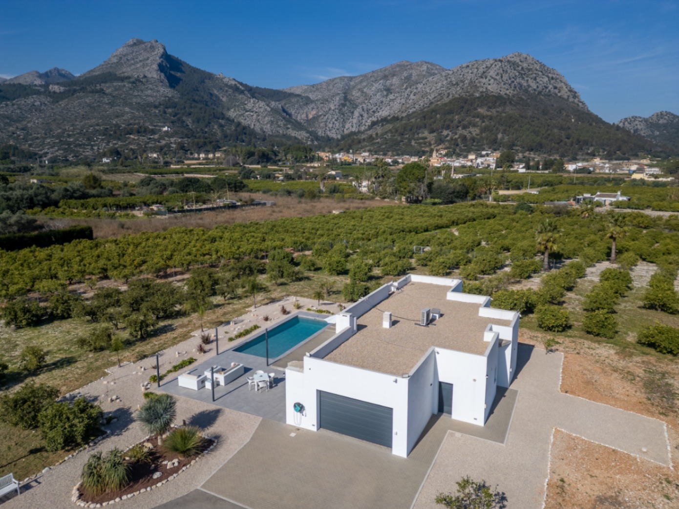 Villa moderna en venta  en Tormos