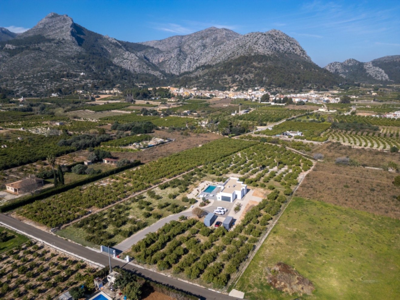 Villa moderna en venta  en Tormos