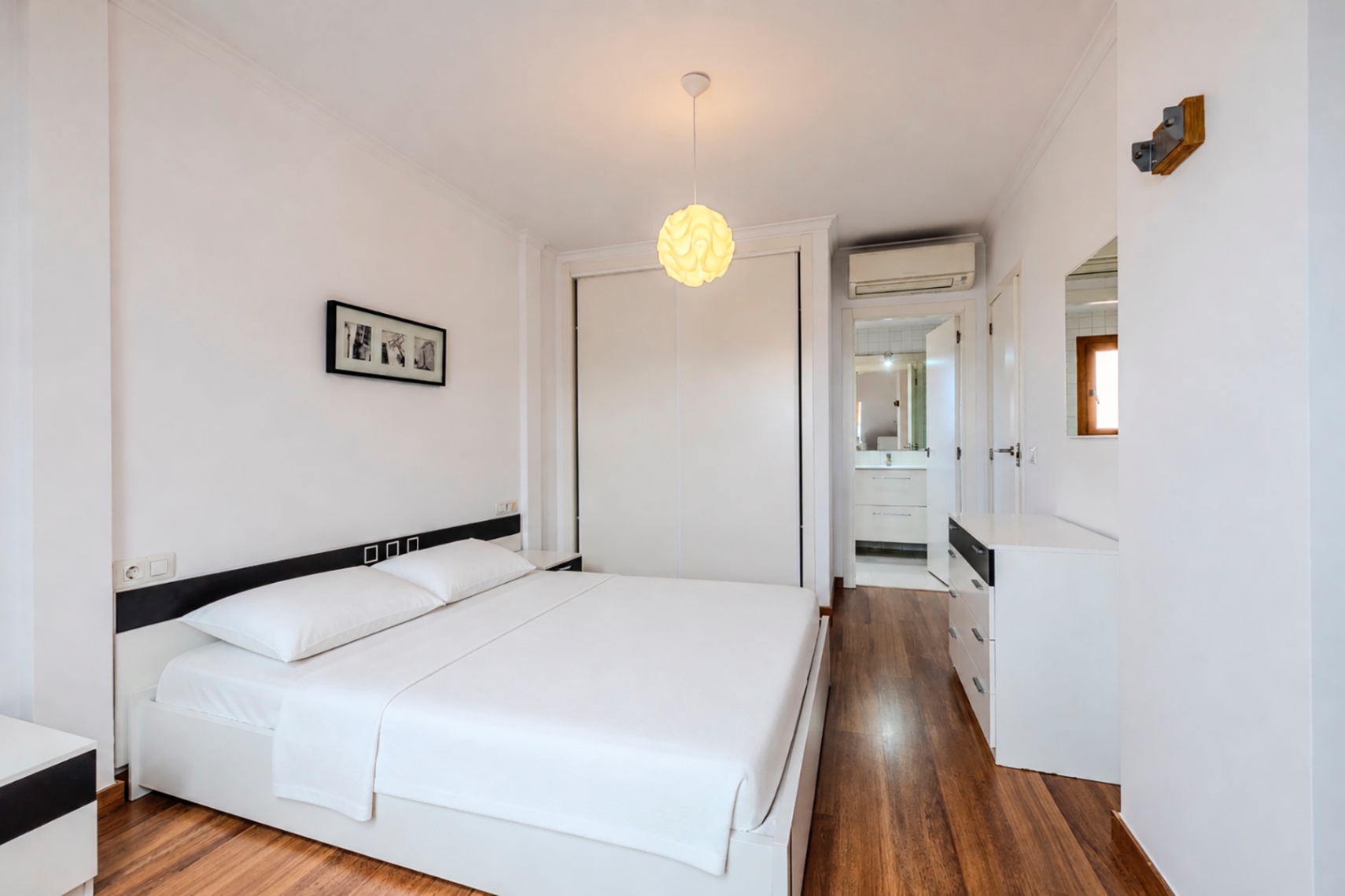 Bonito ático en venta en La Pedrera con vistas panorámicas.
