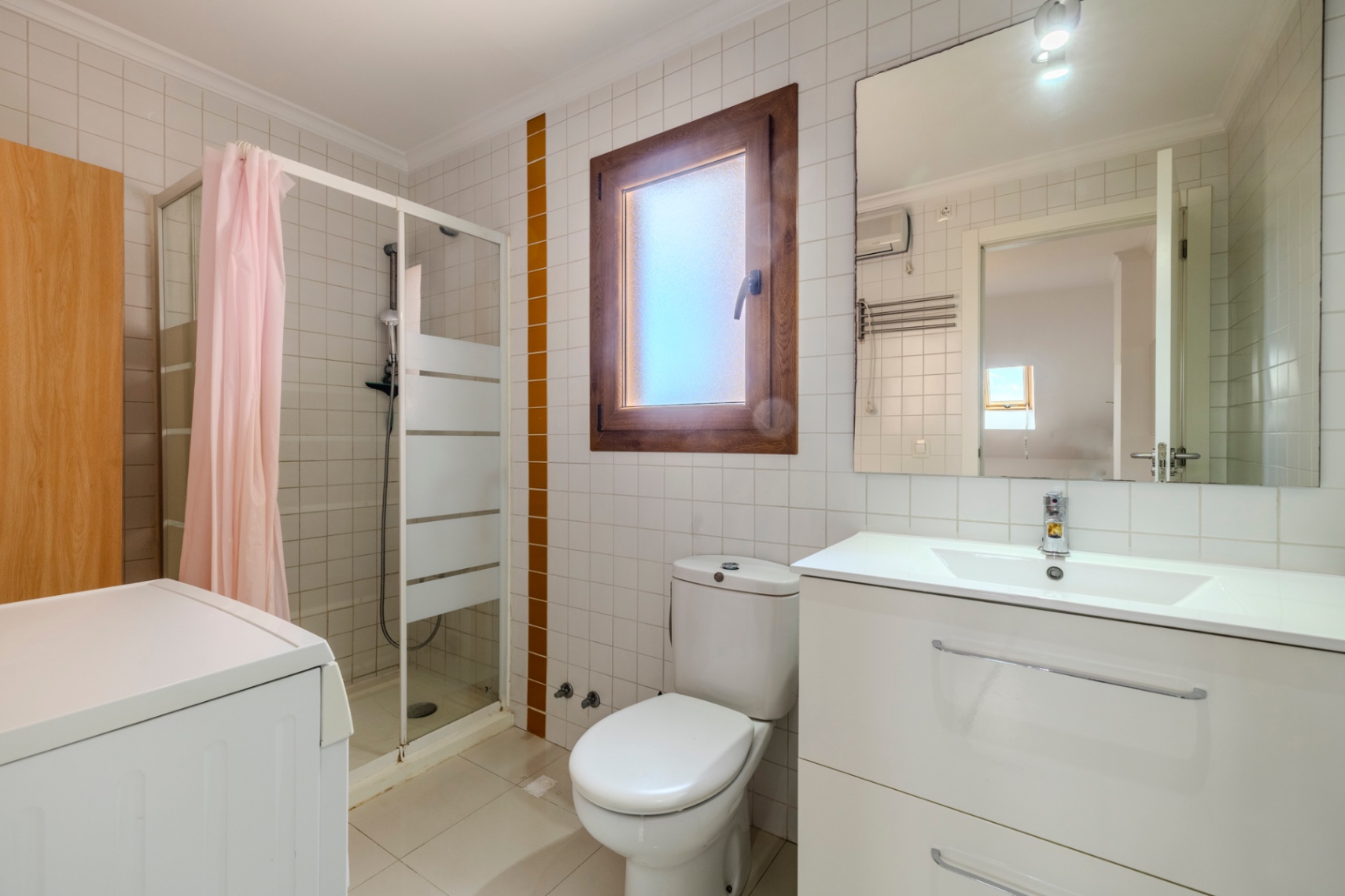 Bonito ático en venta en La Pedrera con vistas panorámicas.