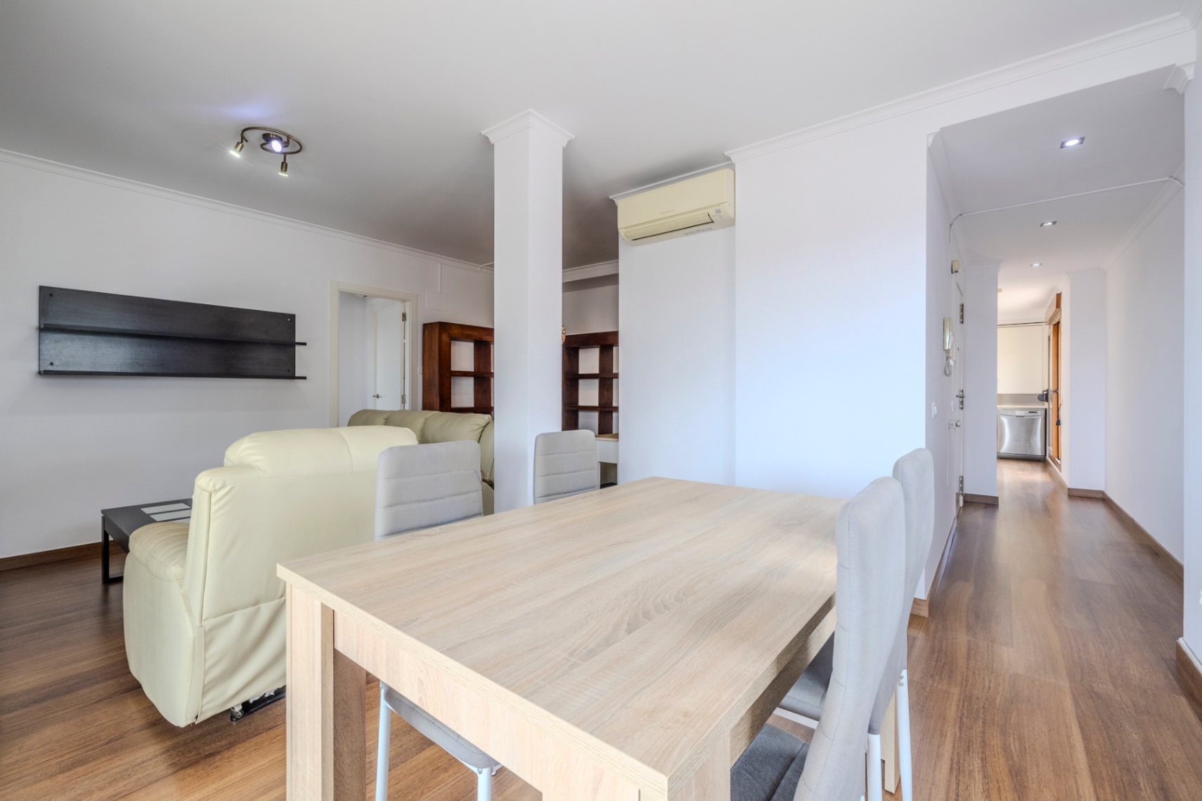 Bonito ático en venta en La Pedrera con vistas panorámicas.