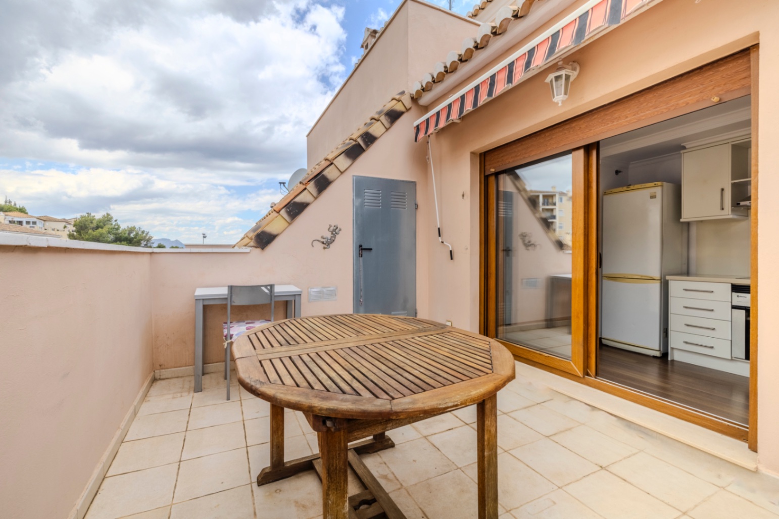 Bonito ático en venta en La Pedrera con vistas panorámicas.