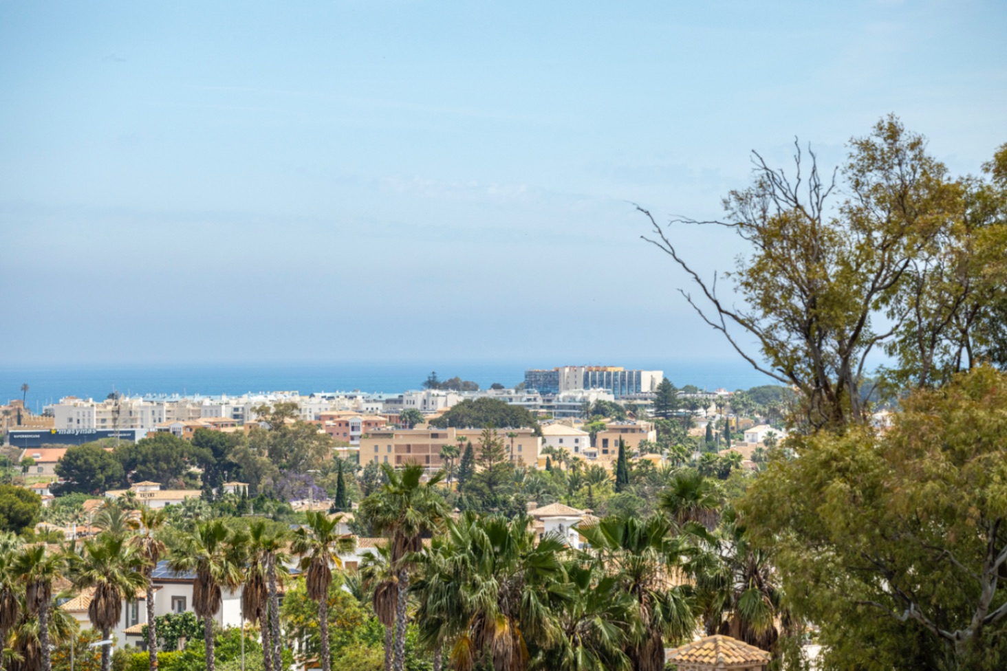 Bonito ático en venta en La Pedrera con vistas panorámicas.