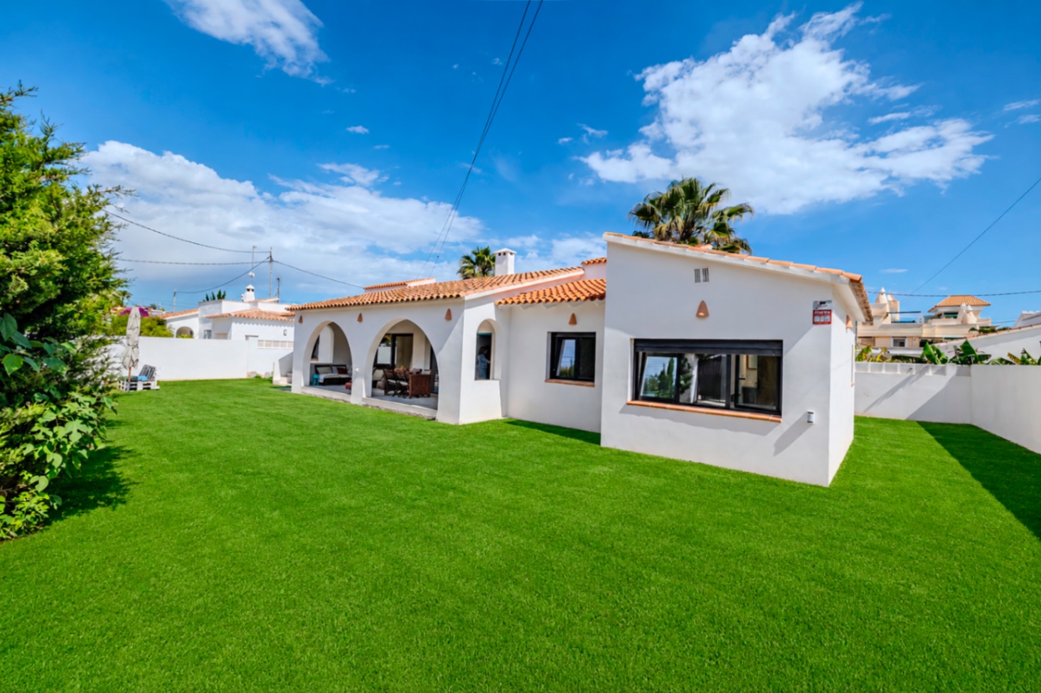 Bonito y recién reformado chalet en venta en Las Marinas de Denia.