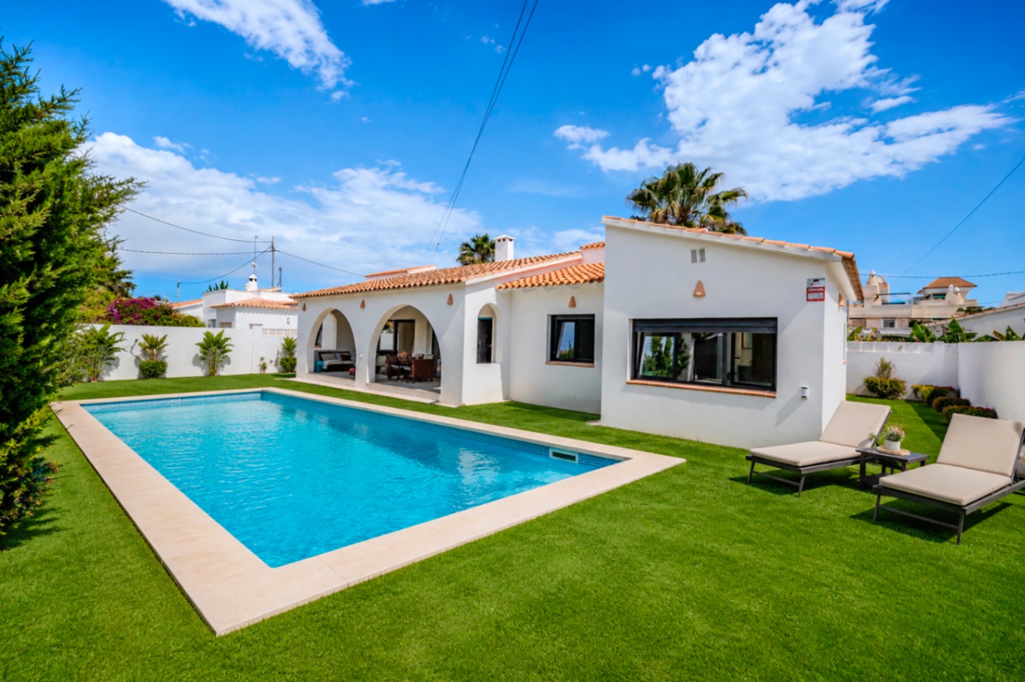Bonito y recién reformado chalet en venta en Las Marinas de Denia.