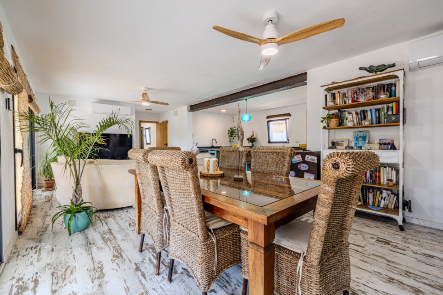 Bonito y recién reformado chalet en venta en Las Marinas de Denia.