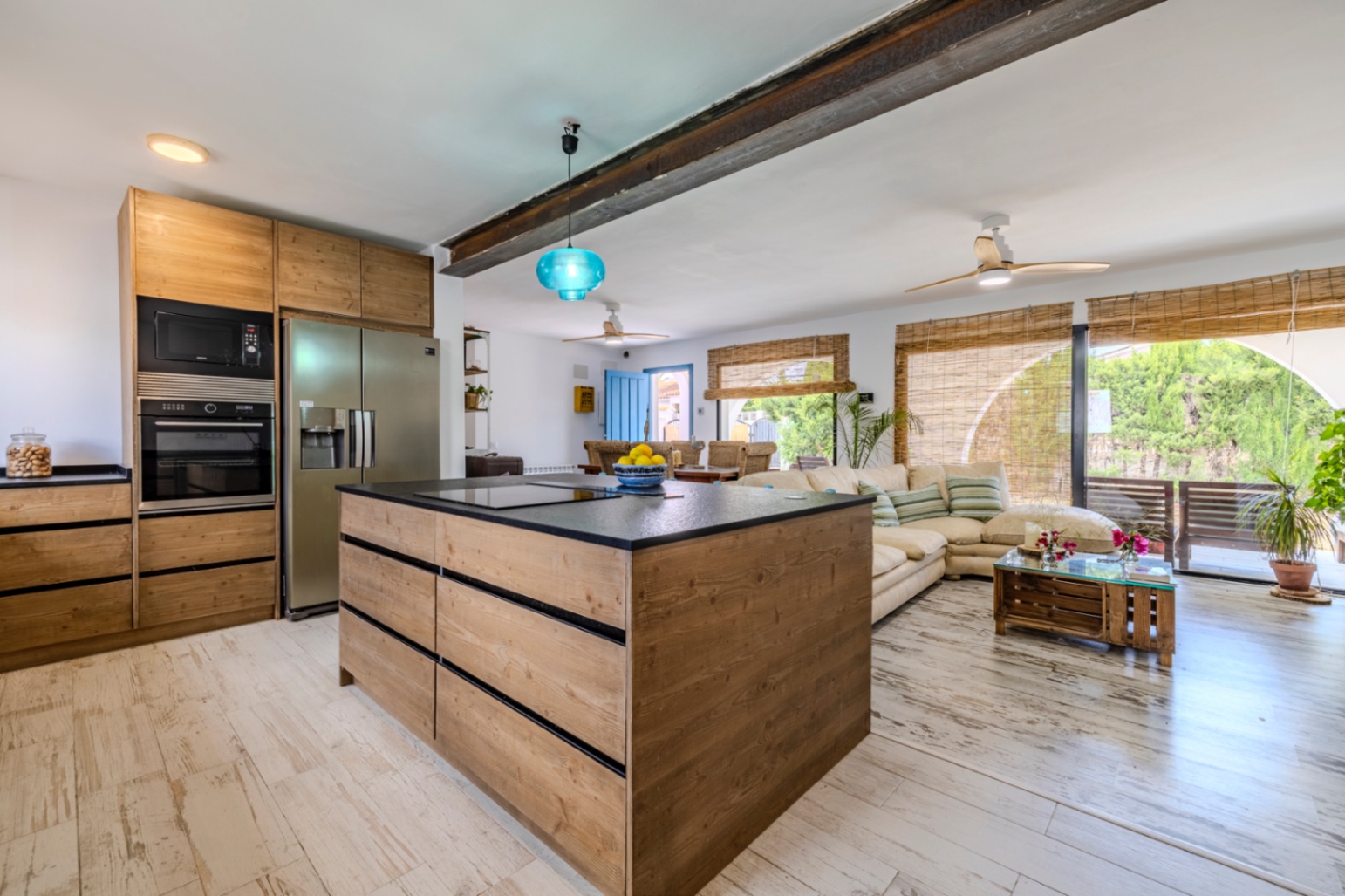 Bonito y recién reformado chalet en venta en Las Marinas de Denia.