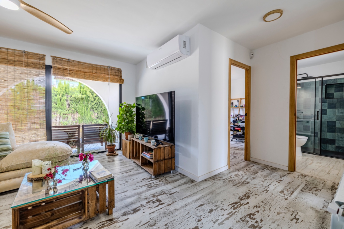 Bonito y recién reformado chalet en venta en Las Marinas de Denia.