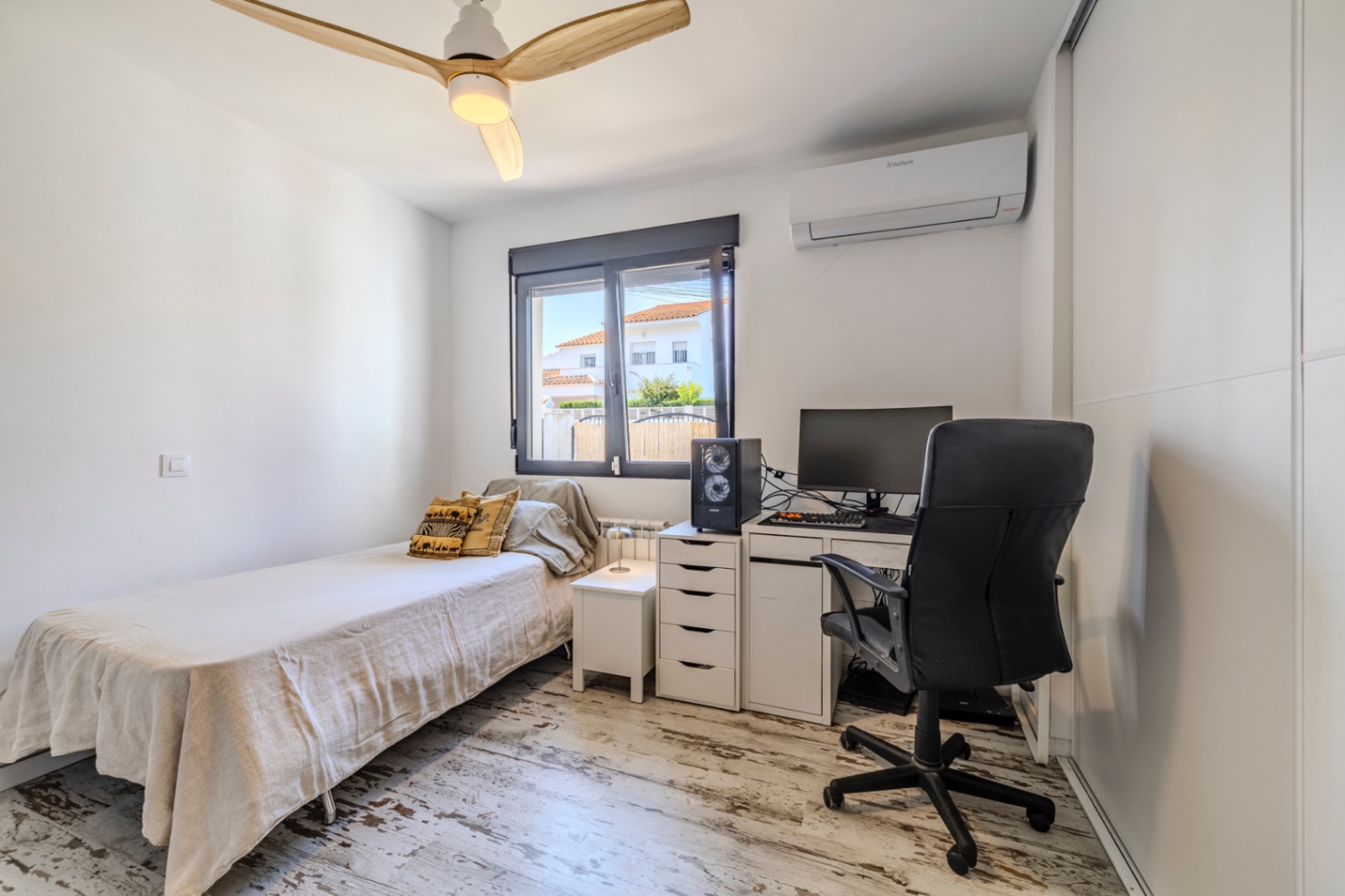 Bonito y recién reformado chalet en venta en Las Marinas de Denia.