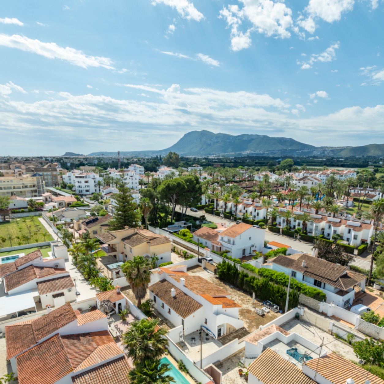 Bonito y recién reformado chalet en venta en Las Marinas de Denia.