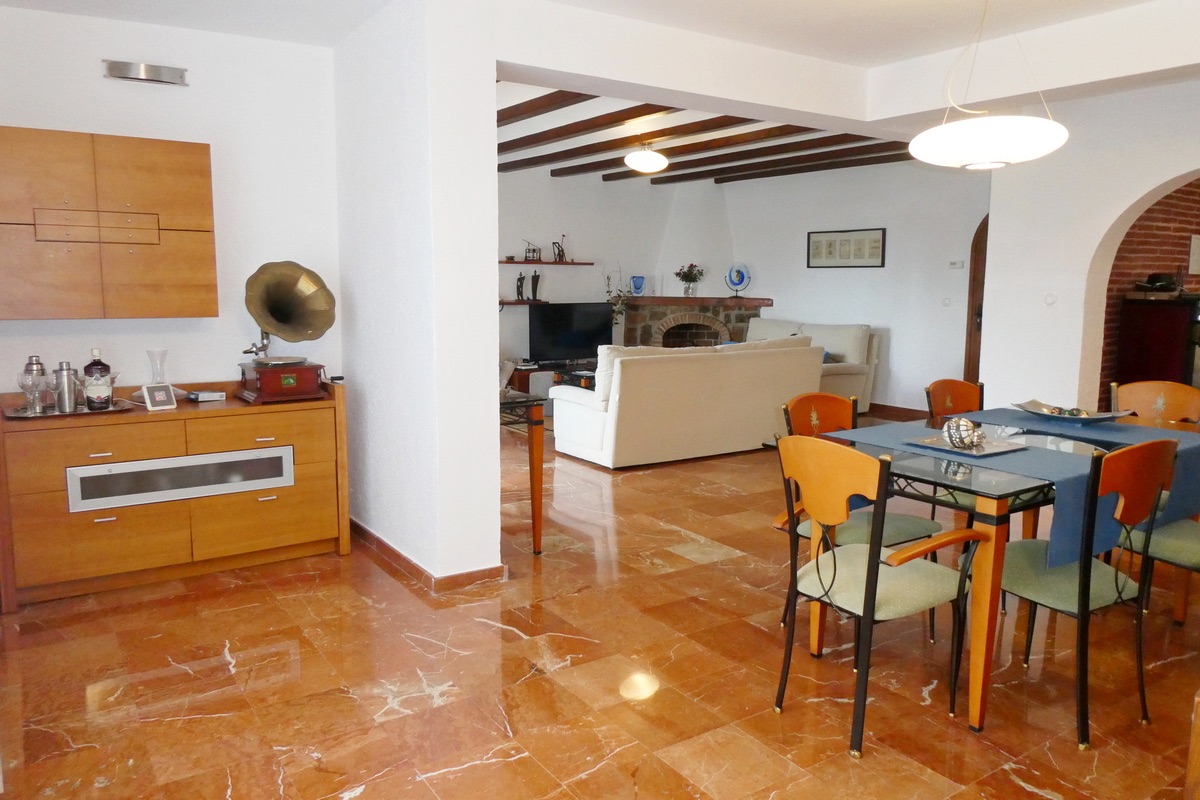 Bonito y amplio chalet en venta en Denia, en la zona del Montgó.