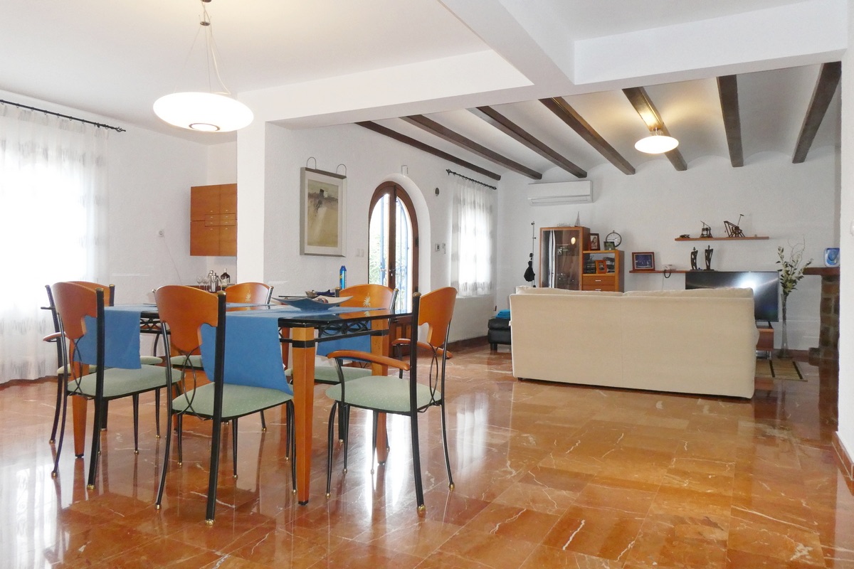 Bonito y amplio chalet en venta en Denia, en la zona del Montgó.