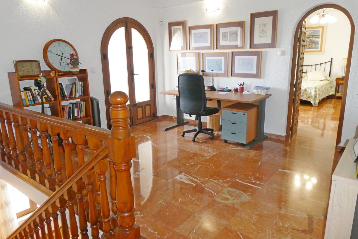 Bonito y amplio chalet en venta en Denia, en la zona del Montgó.