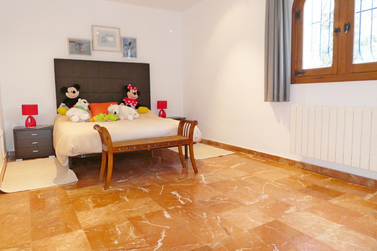 Bonito y amplio chalet en venta en Denia, en la zona del Montgó.