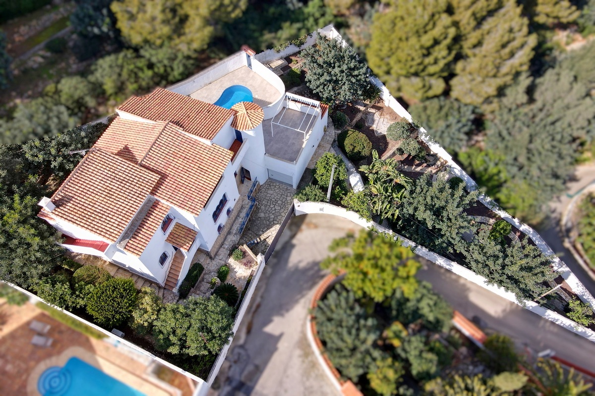 Bonito y amplio chalet en venta en Denia, en la zona del Montgó.