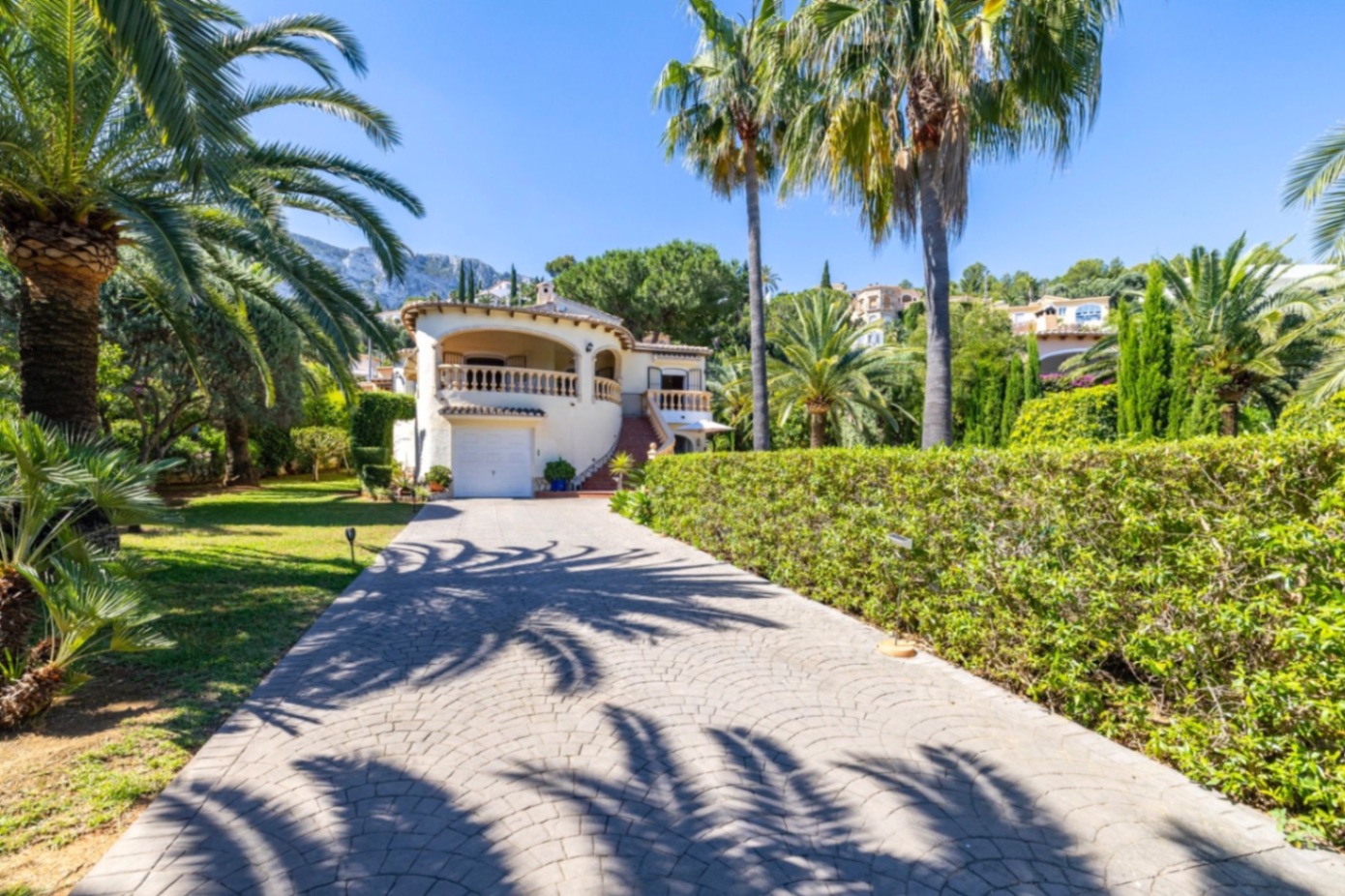 Preciøs villa med mye sjarm til salgs i Denia.