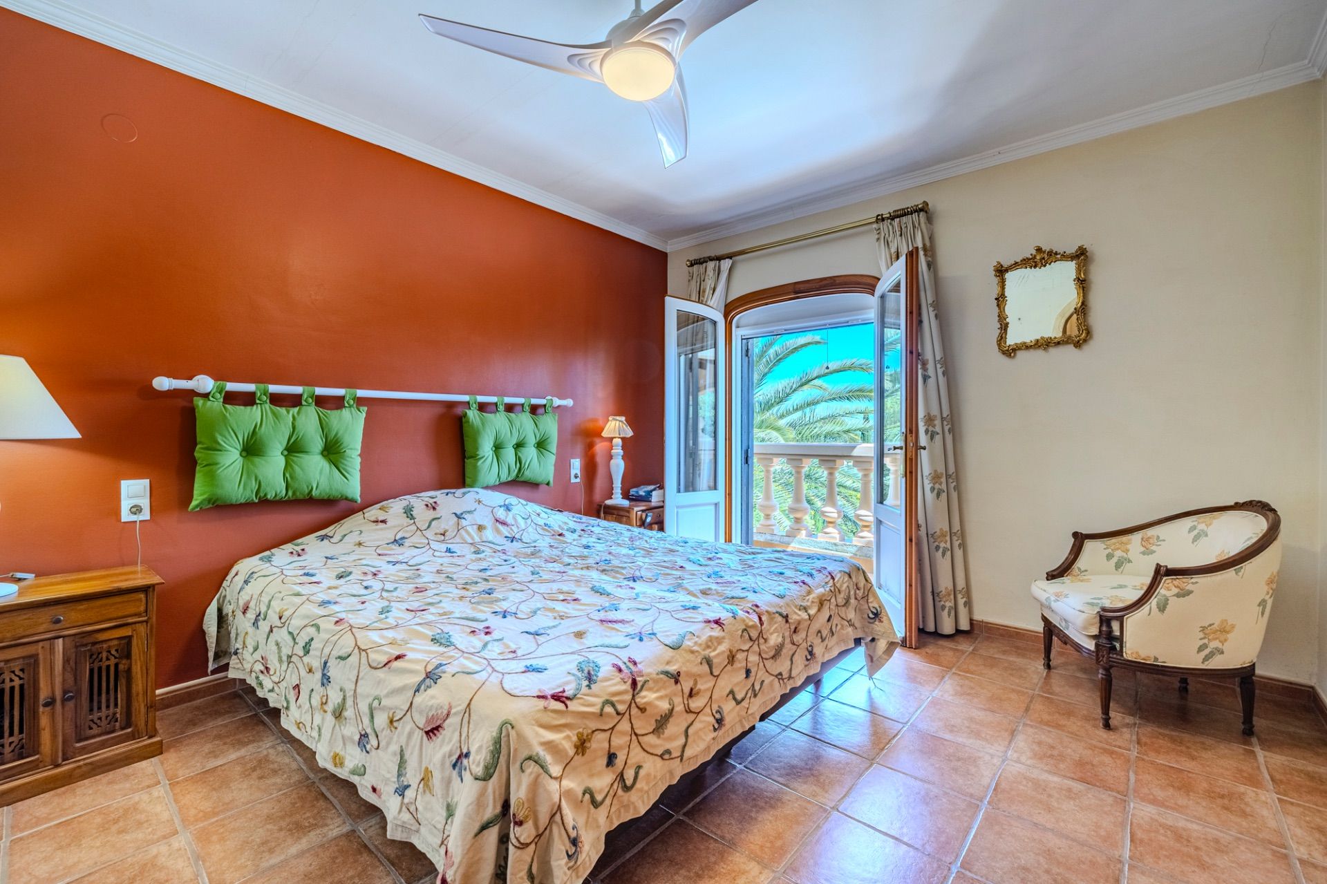 Preciøs villa med mye sjarm til salgs i Denia.