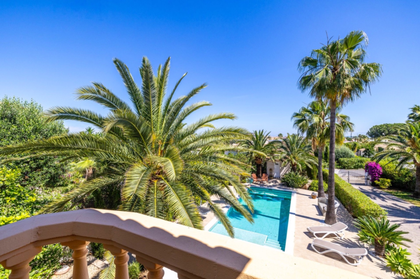 Preciøs villa med mye sjarm til salgs i Denia.