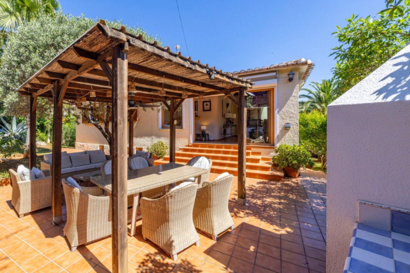 Preciøs villa med mye sjarm til salgs i Denia.