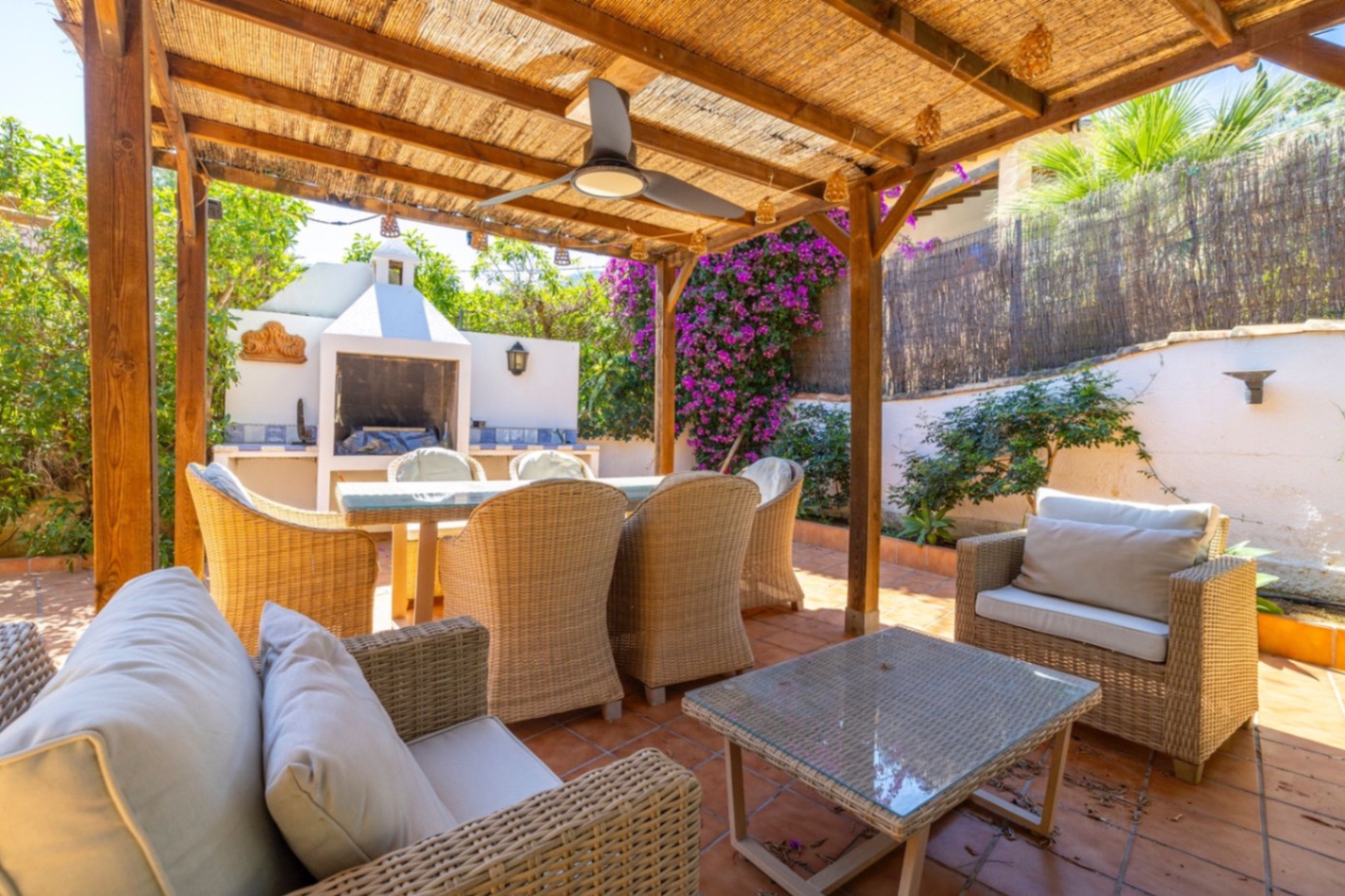 Preciøs villa med mye sjarm til salgs i Denia.