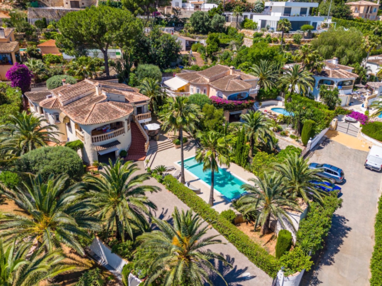 Preciøs villa med mye sjarm til salgs i Denia.