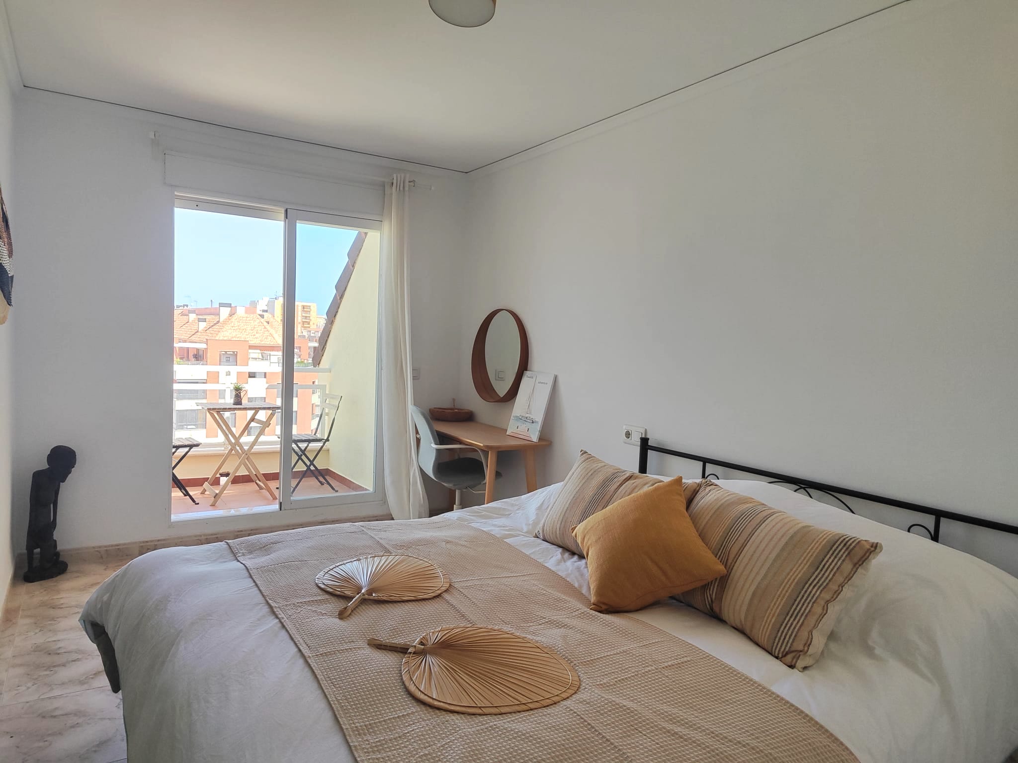 Bonito ático en venta en Denia con vistas al mar.