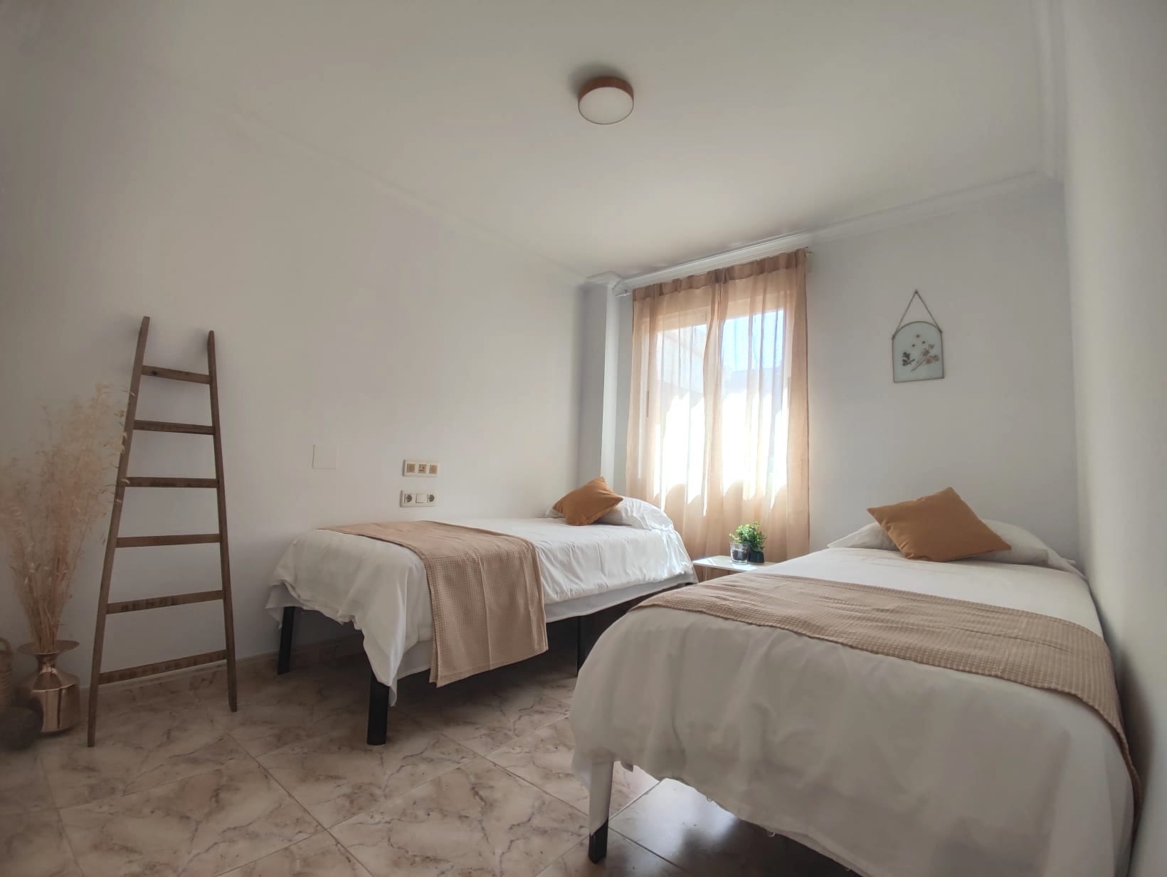 Bonito ático en venta en Denia con vistas al mar.