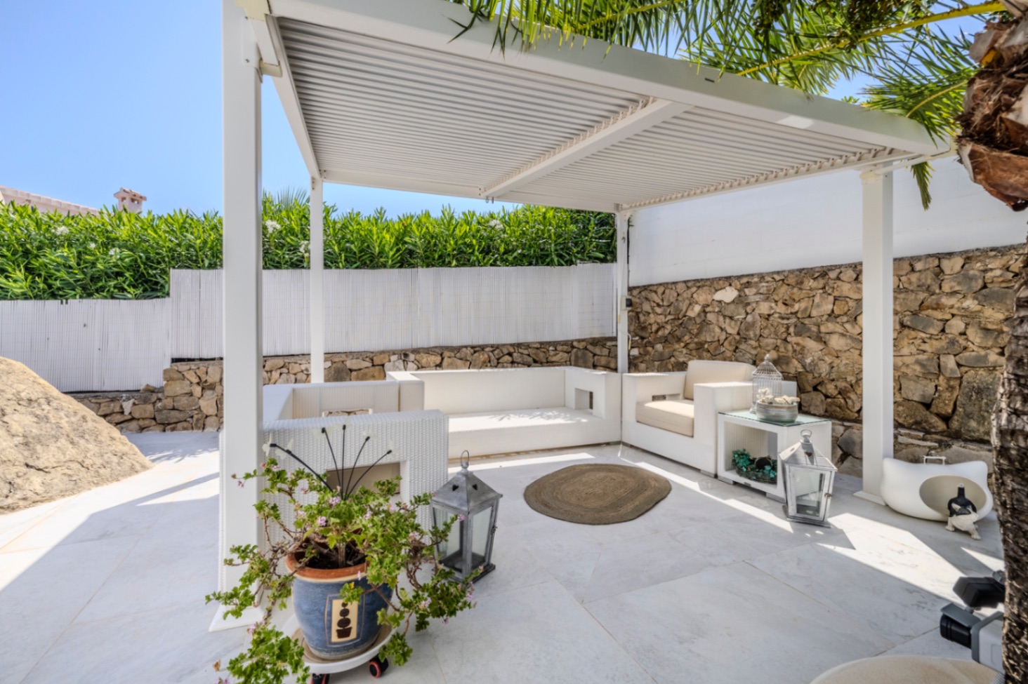 Villa en venta con preciosas vistas al Montgó y al mar.