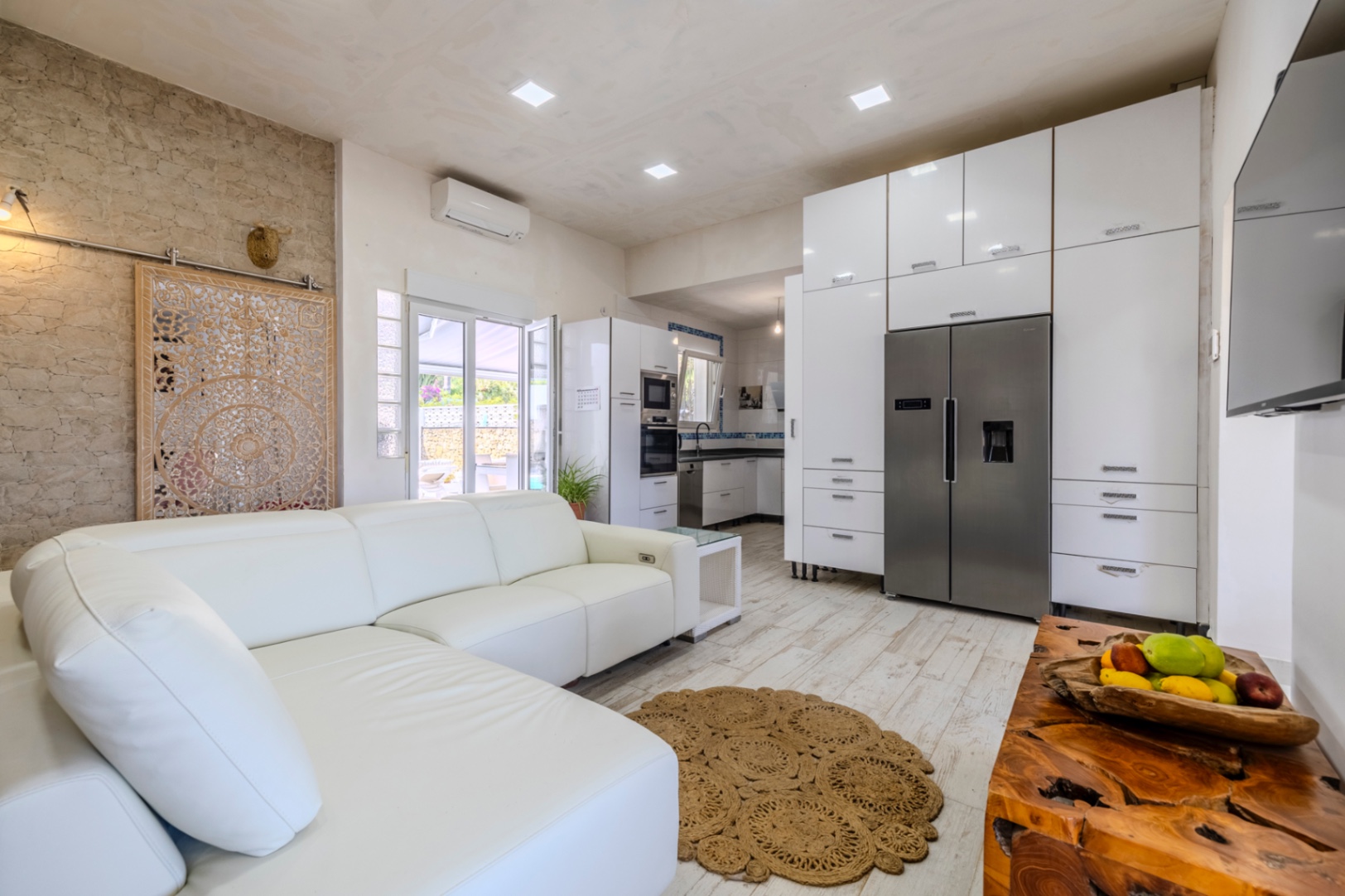 Villa en venta con preciosas vistas al Montgó y al mar.