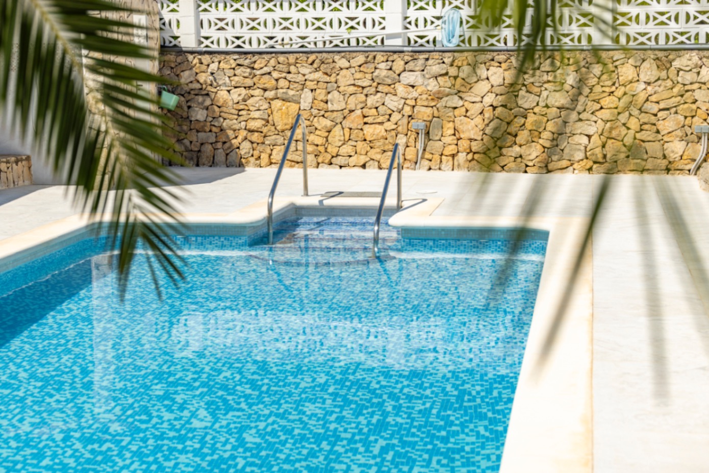 Villa en venta con preciosas vistas al Montgó y al mar.